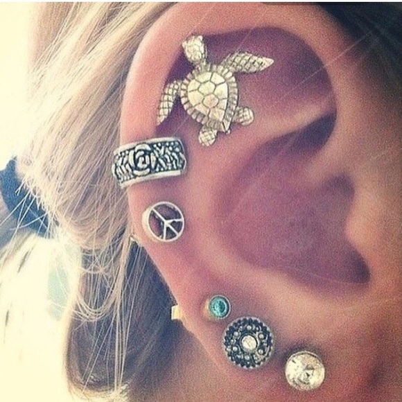 Jewelry - 💕New! 6 piece silver ear cuffs stud earrings💕